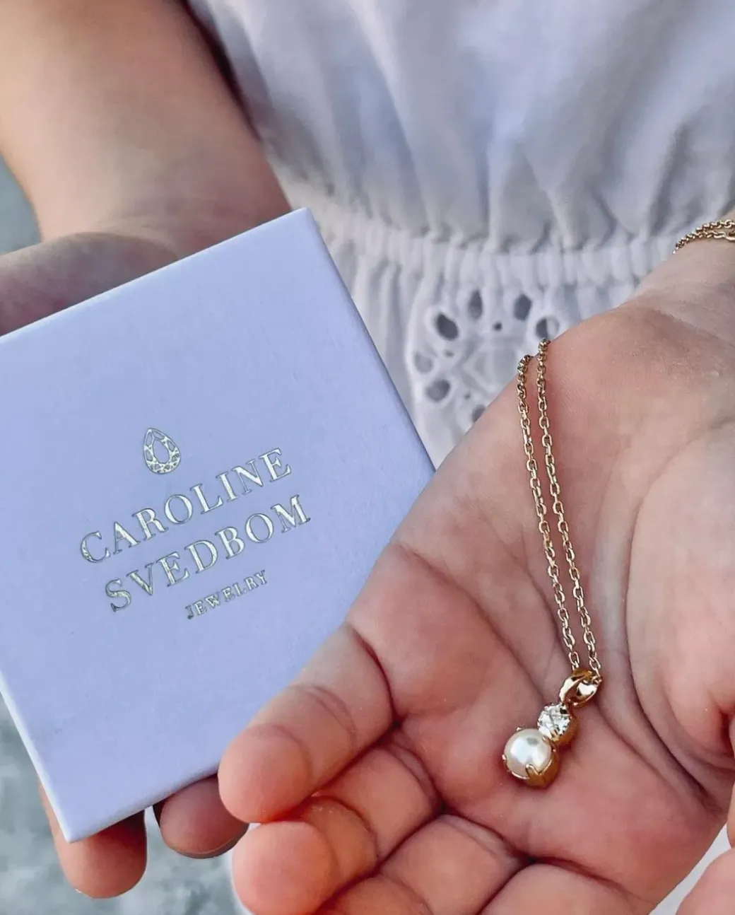Girls Love Pearl Necklace/Pearl + Crystal (Children Size)